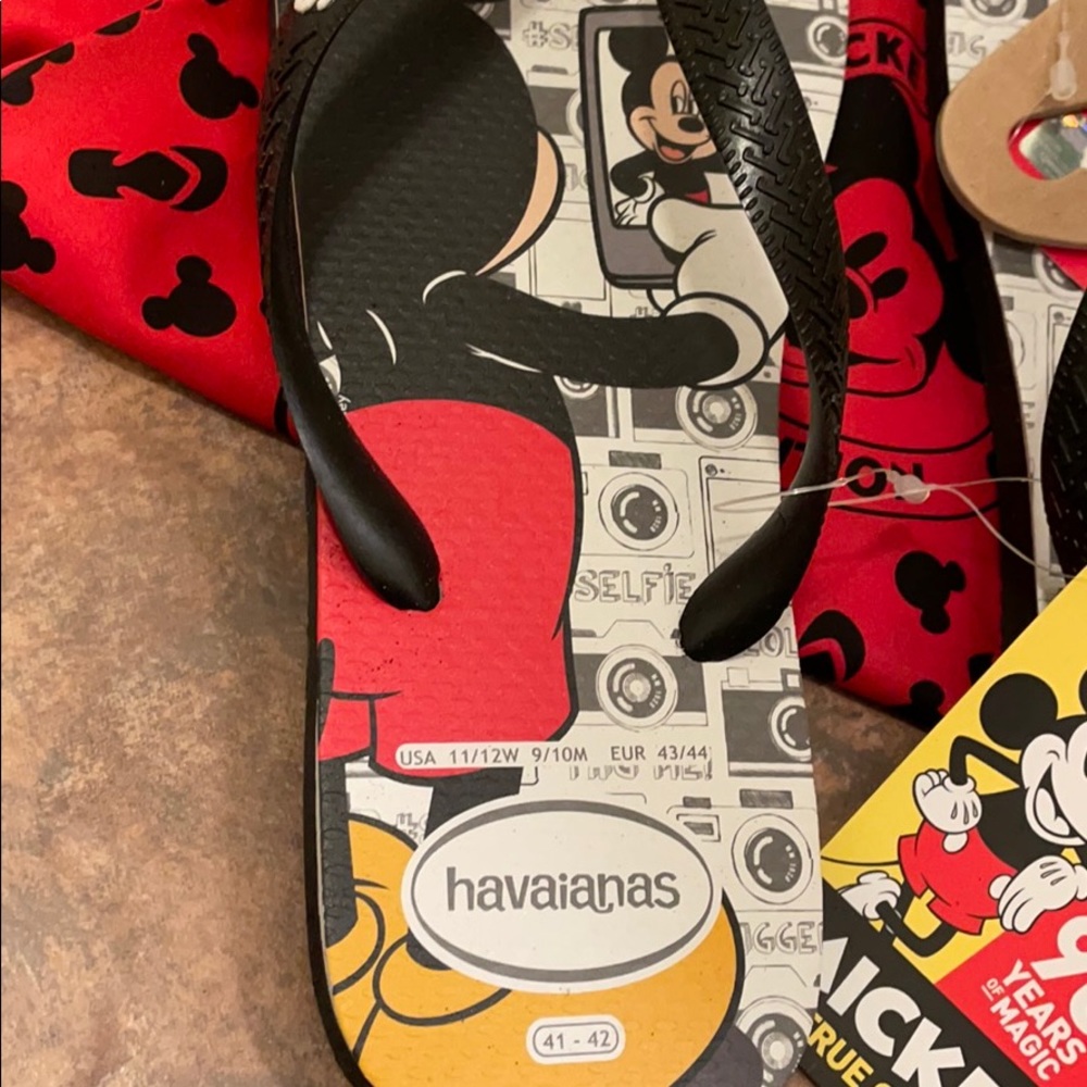 Havaianas Mickey Mouse Special Edition 90th NWT! - Picture 2 of 7